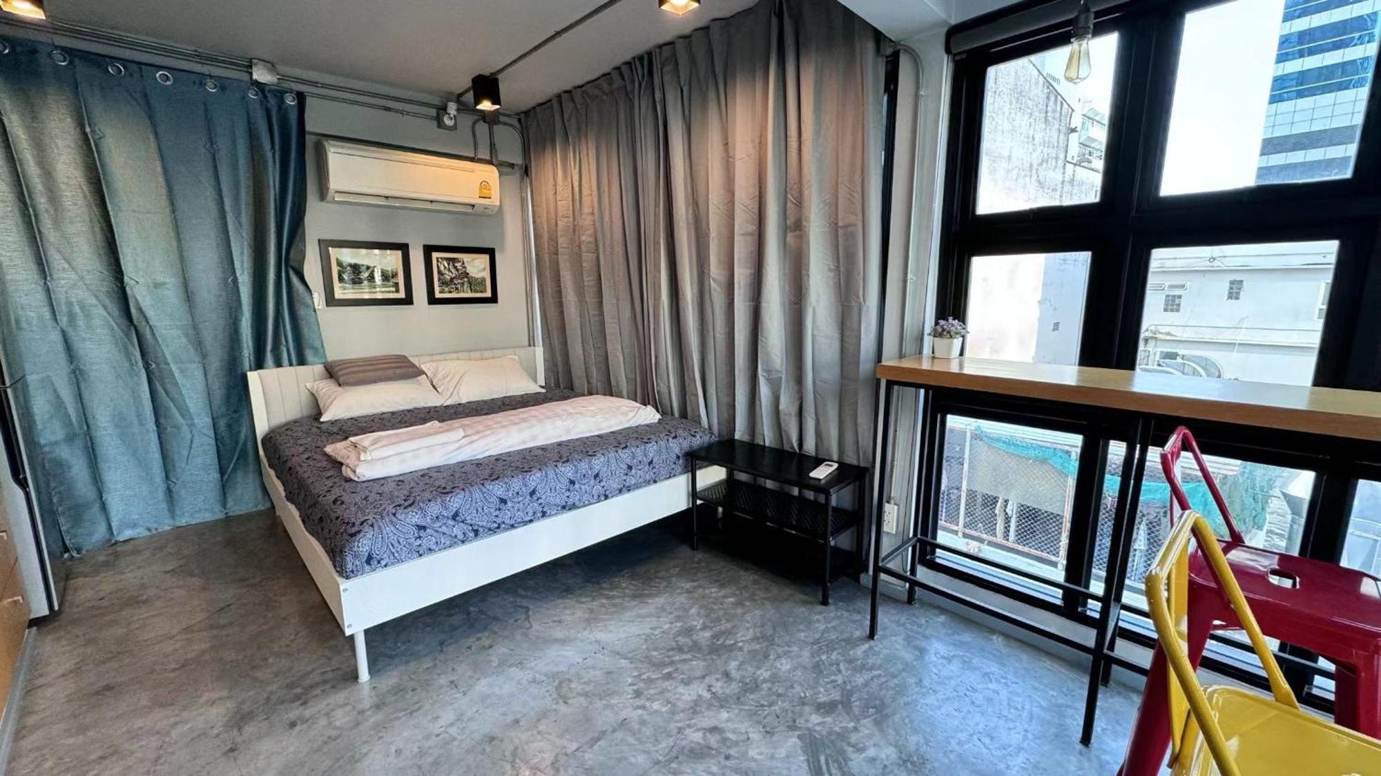 Bangkok Silom Chat Box Hostel Eksteriør bilde