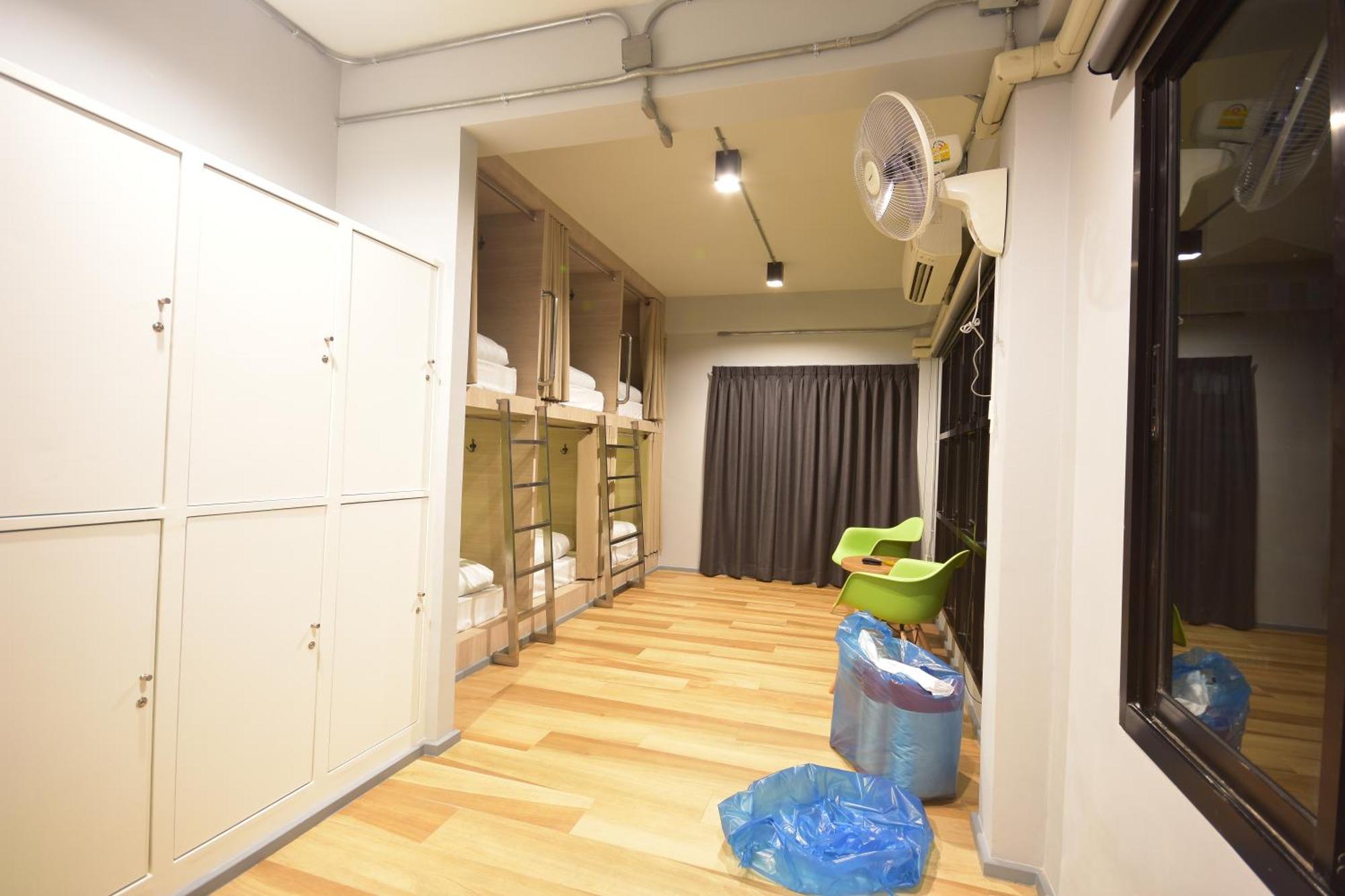 Bangkok Silom Chat Box Hostel Eksteriør bilde