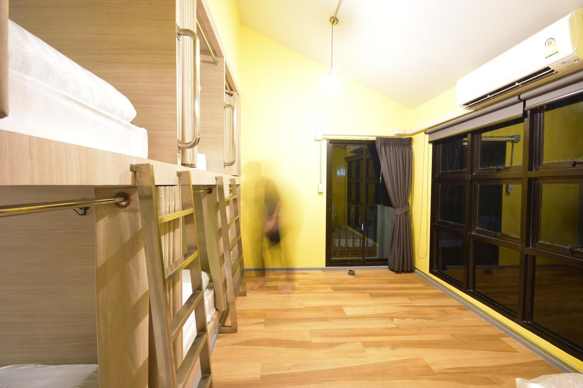 Bangkok Silom Chat Box Hostel Eksteriør bilde